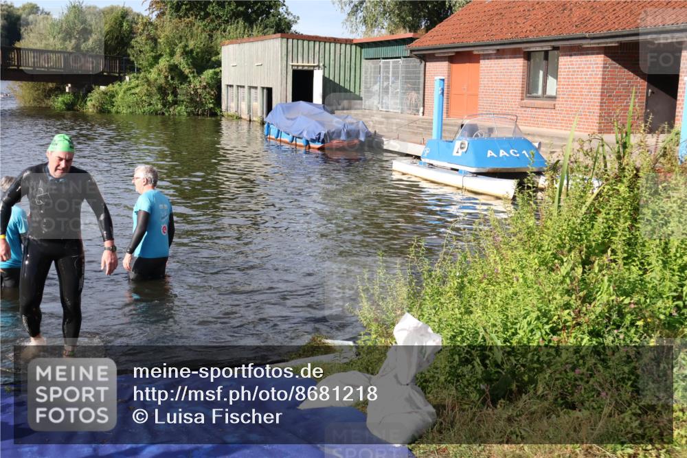 31.08.2025 - Elbe Triathlon Hamburg Luisa Fischer http://msf.ph/oto/8681218 31.08.2025 09:30:12 Schwimmen 665, 760, 811 meine-sportfotos.de