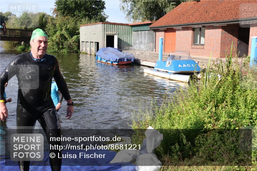 31.08.2025 - Elbe Triathlon Hamburg Luisa Fischer http://msf.ph/oto/8681221 31.08.2025 09:30:16 Schwimmen 760 meine-sportfotos.de