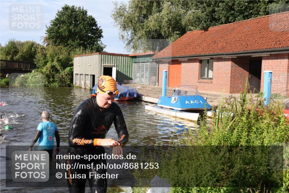 31.08.2025 - Elbe Triathlon Hamburg Luisa Fischer http://msf.ph/oto/8681253 31.08.2025 09:31:04 Schwimmen 813, 893 meine-sportfotos.de