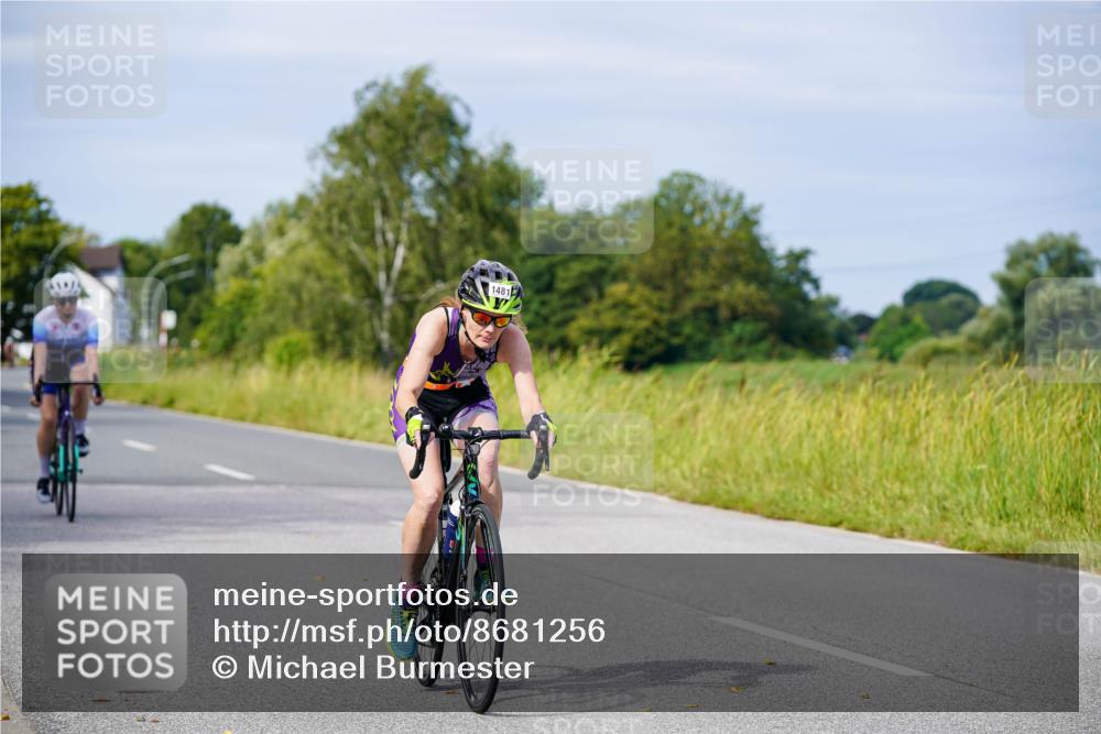 31.08.2025 - Elbe Triathlon Hamburg Michael Burmester http://msf.ph/oto/8681256 31.08.2025 10:55:29 Radfahren 1375, 1408, 1481 meine-sportfotos.de