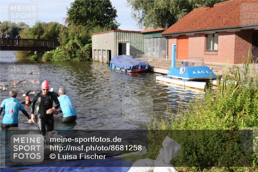 31.08.2025 - Elbe Triathlon Hamburg Luisa Fischer http://msf.ph/oto/8681258 31.08.2025 09:31:10 Schwimmen 829, 837, 893 meine-sportfotos.de
