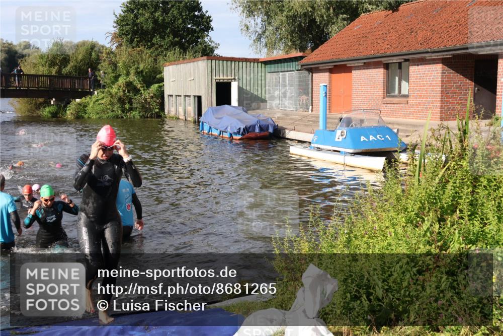 31.08.2025 - Elbe Triathlon Hamburg Luisa Fischer http://msf.ph/oto/8681265 31.08.2025 09:31:11 Schwimmen 829, 837, 893 meine-sportfotos.de