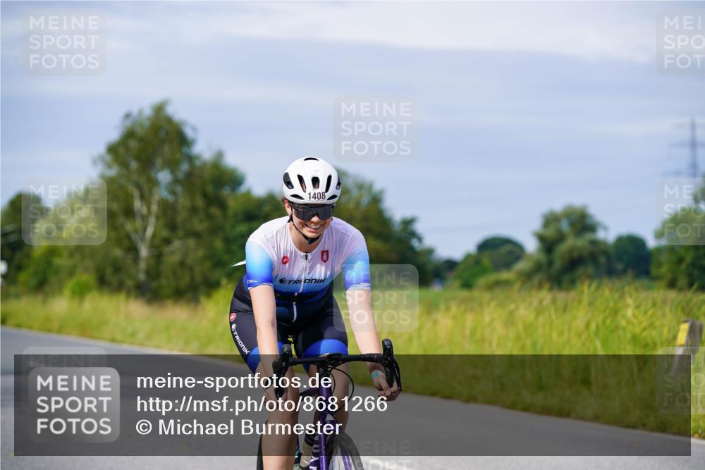 31.08.2025 - Elbe Triathlon Hamburg Michael Burmester http://msf.ph/oto/8681266 31.08.2025 10:55:31 Radfahren 1375, 1408, 1481 meine-sportfotos.de