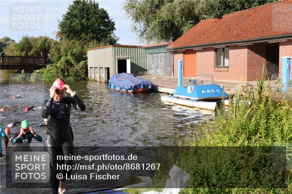 31.08.2025 - Elbe Triathlon Hamburg Luisa Fischer http://msf.ph/oto/8681267 31.08.2025 09:31:12 Schwimmen 829, 837, 893 meine-sportfotos.de