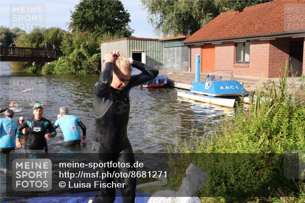 31.08.2025 - Elbe Triathlon Hamburg Luisa Fischer http://msf.ph/oto/8681271 31.08.2025 09:31:13 Schwimmen 829, 837, 893 meine-sportfotos.de