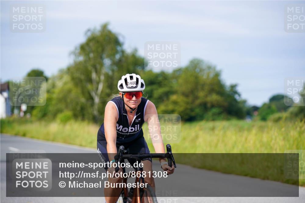 31.08.2025 - Elbe Triathlon Hamburg Michael Burmester http://msf.ph/oto/8681308 31.08.2025 10:55:51 Radfahren 877, 1298, 1400, 1443 meine-sportfotos.de