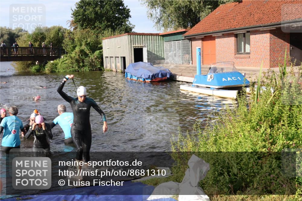 31.08.2025 - Elbe Triathlon Hamburg Luisa Fischer http://msf.ph/oto/8681310 31.08.2025 09:31:21 Schwimmen 833, 837, 908, 919, 929, 930 meine-sportfotos.de