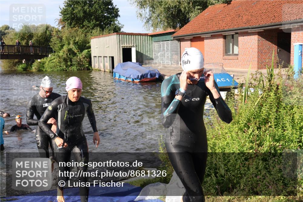 31.08.2025 - Elbe Triathlon Hamburg Luisa Fischer http://msf.ph/oto/8681326 31.08.2025 09:31:24 Schwimmen 833, 882, 908, 919, 929, 930 meine-sportfotos.de