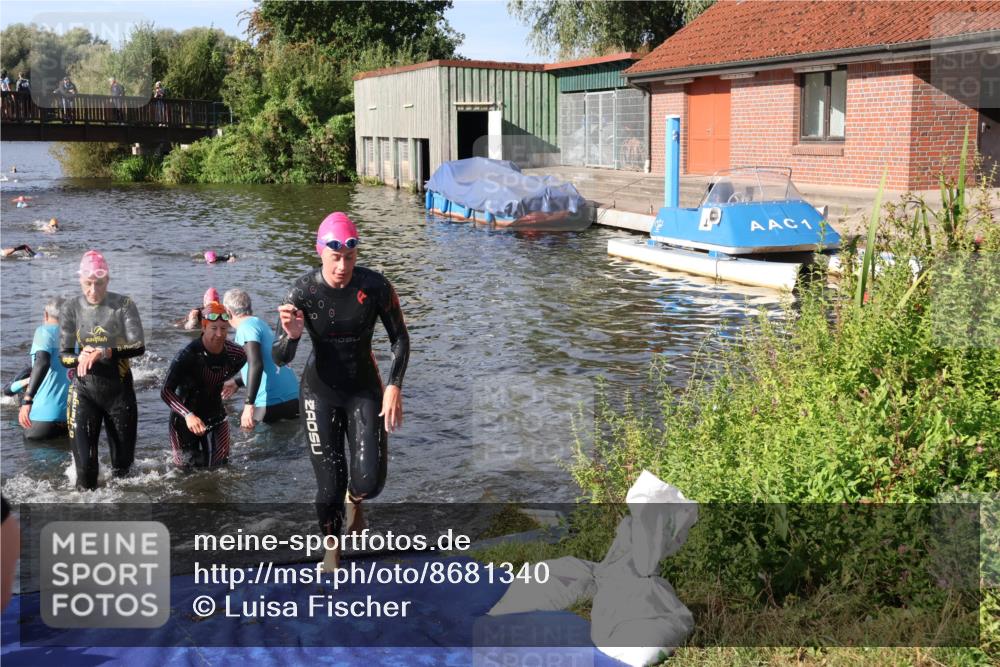 31.08.2025 - Elbe Triathlon Hamburg Luisa Fischer http://msf.ph/oto/8681340 31.08.2025 09:31:28 Schwimmen 833, 845, 864, 882, 908, 919, 929, 930 meine-sportfotos.de