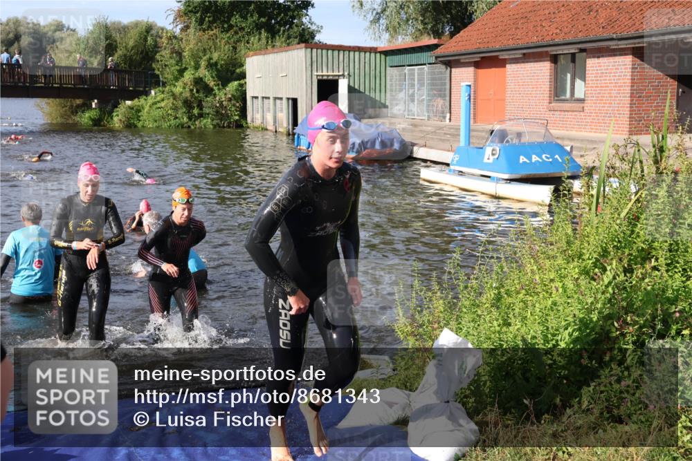 31.08.2025 - Elbe Triathlon Hamburg Luisa Fischer http://msf.ph/oto/8681343 31.08.2025 09:31:29 Schwimmen 845, 864, 882, 908, 929, 930 meine-sportfotos.de