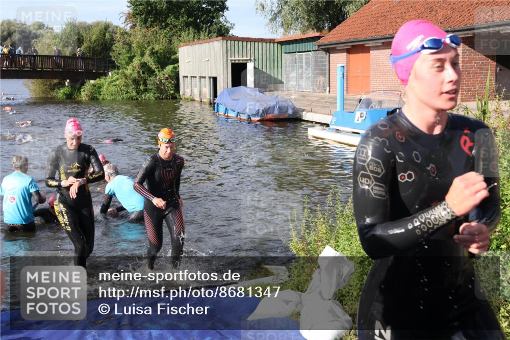 31.08.2025 - Elbe Triathlon Hamburg Luisa Fischer http://msf.ph/oto/8681347 31.08.2025 09:31:30 Schwimmen 845, 864, 882, 905, 908, 930 meine-sportfotos.de