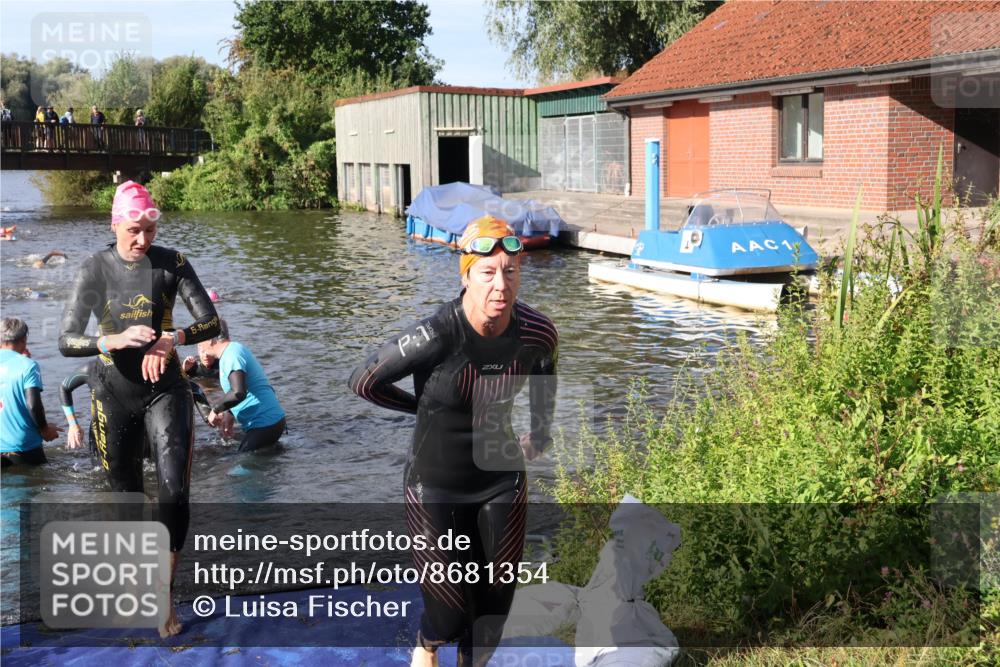 31.08.2025 - Elbe Triathlon Hamburg Luisa Fischer http://msf.ph/oto/8681354 31.08.2025 09:31:31 Schwimmen 845, 864, 882, 905, 908, 930 meine-sportfotos.de