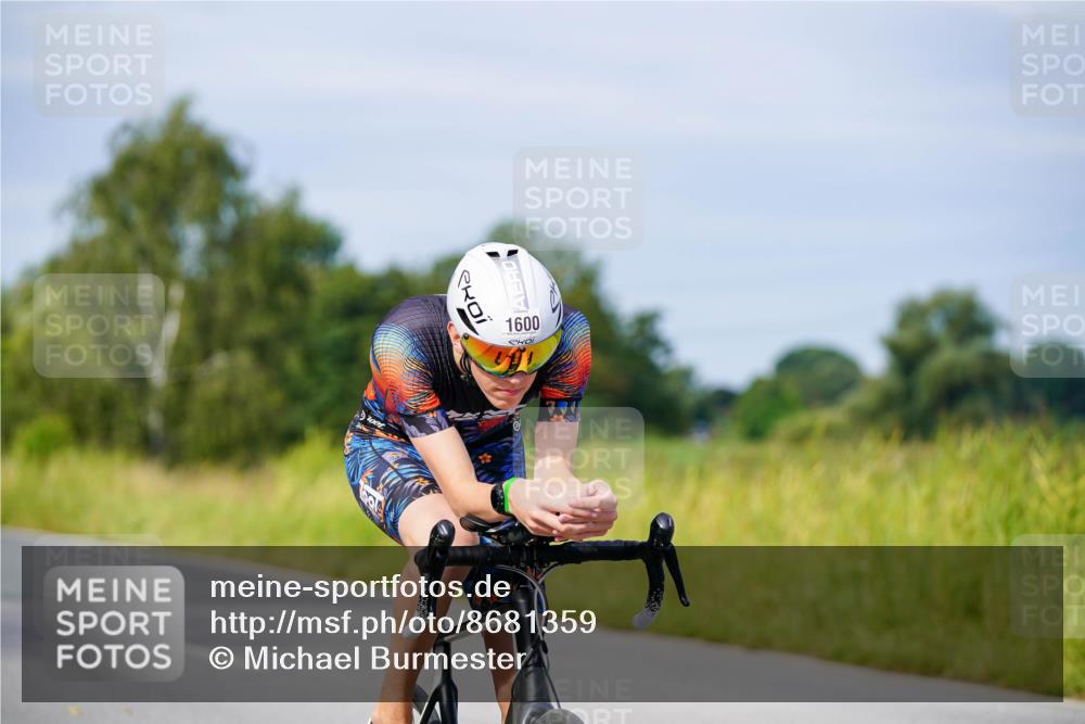 31.08.2025 - Elbe Triathlon Hamburg Michael Burmester http://msf.ph/oto/8681359 31.08.2025 10:56:11 Radfahren 1435, 1600 meine-sportfotos.de