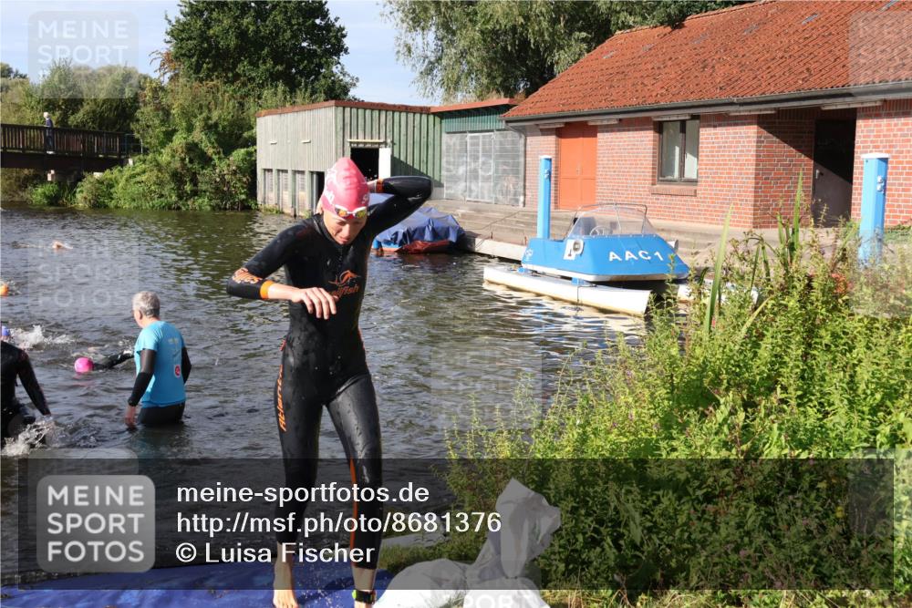 31.08.2025 - Elbe Triathlon Hamburg Luisa Fischer http://msf.ph/oto/8681376 31.08.2025 09:31:40 Schwimmen 800, 869, 905 meine-sportfotos.de