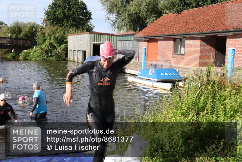 31.08.2025 - Elbe Triathlon Hamburg Luisa Fischer http://msf.ph/oto/8681377 31.08.2025 09:31:40 Schwimmen 800, 869, 905 meine-sportfotos.de