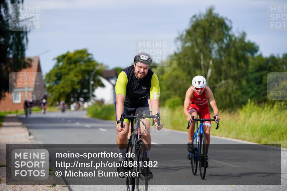 31.08.2025 - Elbe Triathlon Hamburg Michael Burmester http://msf.ph/oto/8681382 31.08.2025 10:56:20 Radfahren 1152, 1279, 1599 meine-sportfotos.de
