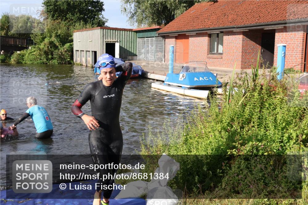 31.08.2025 - Elbe Triathlon Hamburg Luisa Fischer http://msf.ph/oto/8681384 31.08.2025 09:31:52 Schwimmen 787, 800, 866, 876, 913 meine-sportfotos.de
