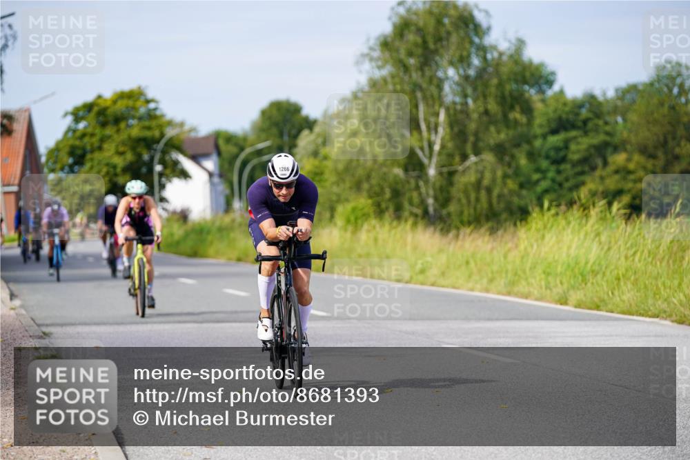 31.08.2025 - Elbe Triathlon Hamburg Michael Burmester http://msf.ph/oto/8681393 31.08.2025 10:56:28 Radfahren 1266, 1346, 1374, 1409 meine-sportfotos.de