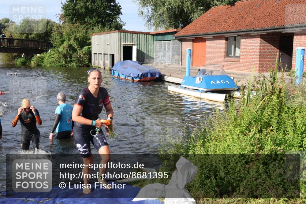 31.08.2025 - Elbe Triathlon Hamburg Luisa Fischer http://msf.ph/oto/8681395 31.08.2025 09:31:58 Schwimmen 779, 787, 866, 913 meine-sportfotos.de