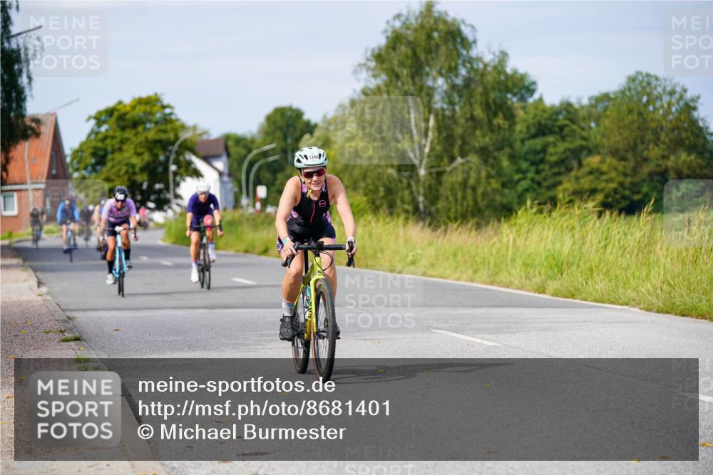 31.08.2025 - Elbe Triathlon Hamburg Michael Burmester http://msf.ph/oto/8681401 31.08.2025 10:56:30 Radfahren 1266, 1346, 1366, 1374, 1406, 1409 meine-sportfotos.de