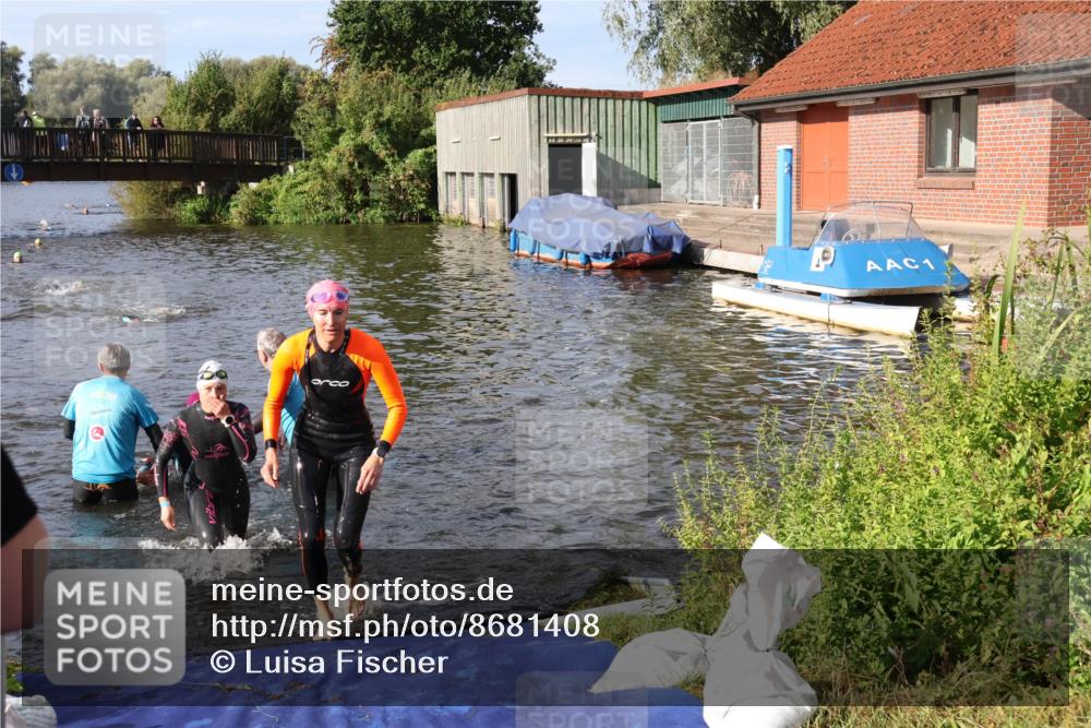 31.08.2025 - Elbe Triathlon Hamburg Luisa Fischer http://msf.ph/oto/8681408 31.08.2025 09:32:17 Schwimmen 803, 808, 825, 826, 911 meine-sportfotos.de