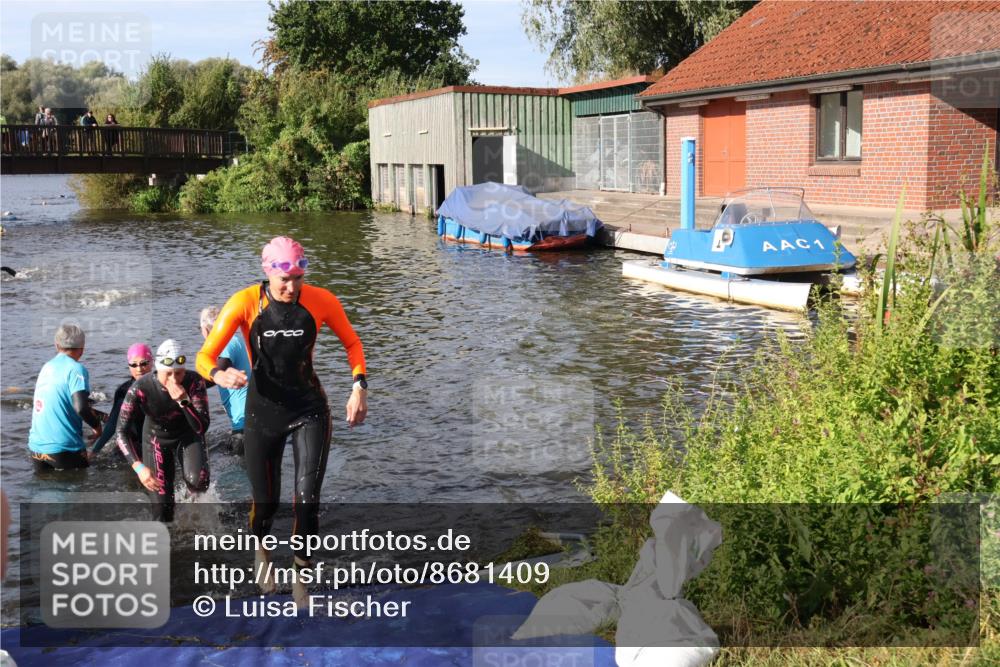 31.08.2025 - Elbe Triathlon Hamburg Luisa Fischer http://msf.ph/oto/8681409 31.08.2025 09:32:17 Schwimmen 803, 808, 825, 826, 911 meine-sportfotos.de