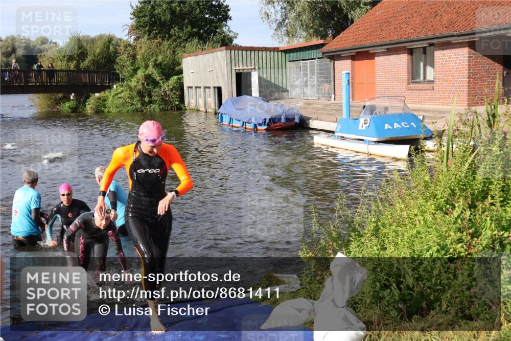 31.08.2025 - Elbe Triathlon Hamburg Luisa Fischer http://msf.ph/oto/8681411 31.08.2025 09:32:17 Schwimmen 803, 808, 825, 826, 911 meine-sportfotos.de