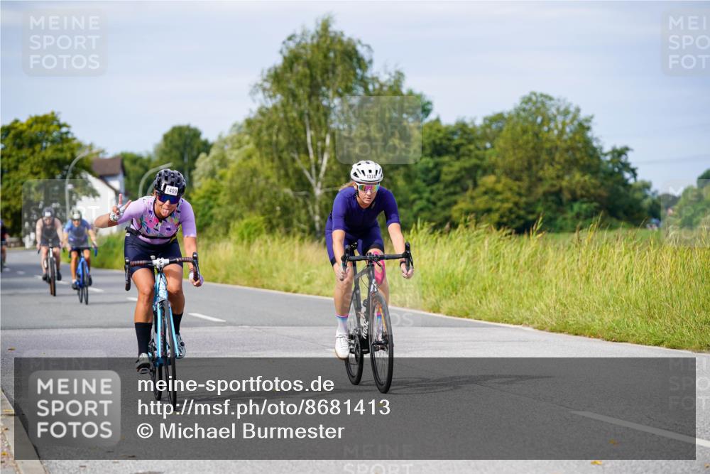 31.08.2025 - Elbe Triathlon Hamburg Michael Burmester http://msf.ph/oto/8681413 31.08.2025 10:56:33 Radfahren 1346, 1366, 1374, 1406, 1409, 1475 meine-sportfotos.de