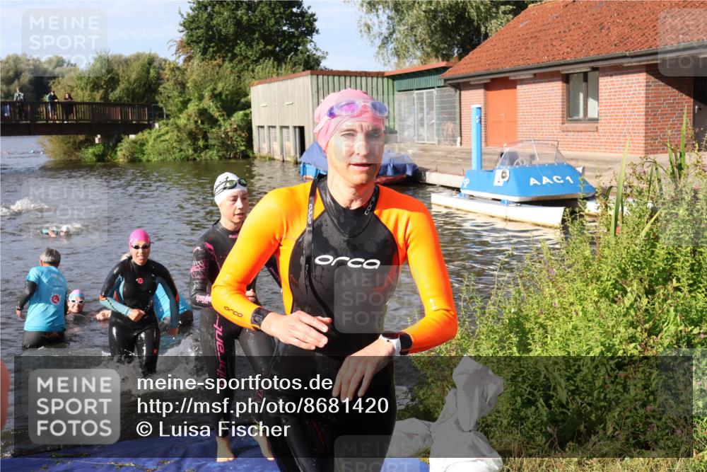 31.08.2025 - Elbe Triathlon Hamburg Luisa Fischer http://msf.ph/oto/8681420 31.08.2025 09:32:19 Schwimmen 803, 808, 826, 911 meine-sportfotos.de