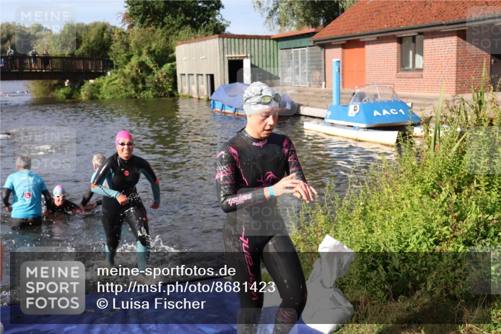 31.08.2025 - Elbe Triathlon Hamburg Luisa Fischer http://msf.ph/oto/8681423 31.08.2025 09:32:19 Schwimmen 803, 808, 826, 911 meine-sportfotos.de