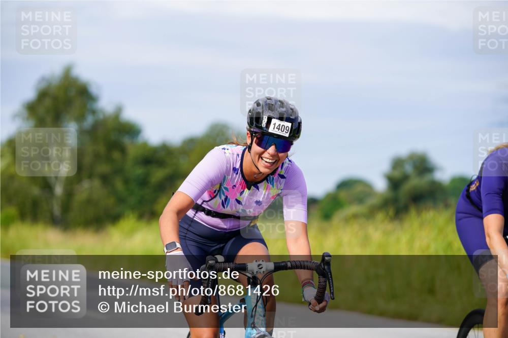 31.08.2025 - Elbe Triathlon Hamburg Michael Burmester http://msf.ph/oto/8681426 31.08.2025 10:56:34 Radfahren 1346, 1366, 1374, 1406, 1409, 1474, 1475 meine-sportfotos.de