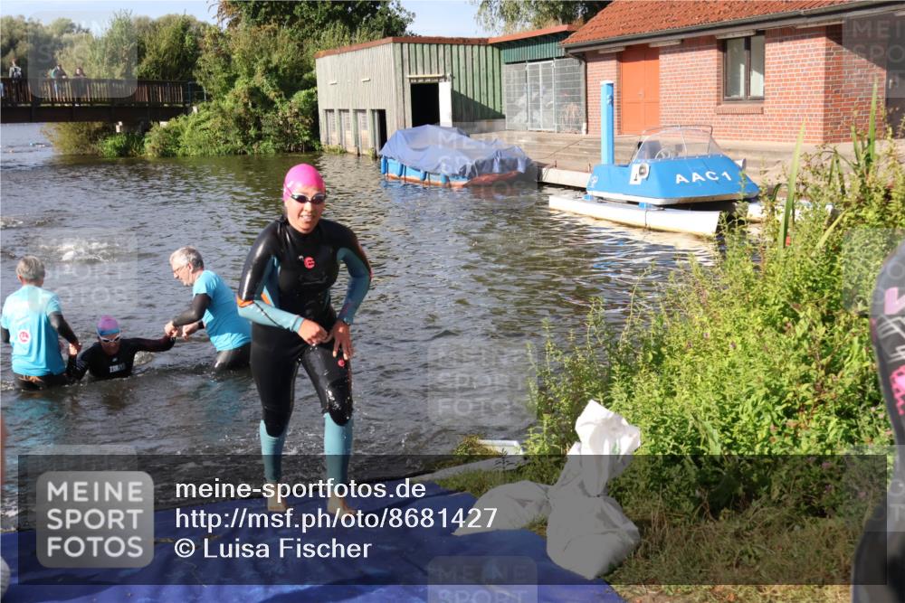31.08.2025 - Elbe Triathlon Hamburg Luisa Fischer http://msf.ph/oto/8681427 31.08.2025 09:32:20 Schwimmen 803, 808, 826, 911 meine-sportfotos.de