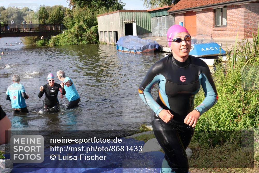 31.08.2025 - Elbe Triathlon Hamburg Luisa Fischer http://msf.ph/oto/8681433 31.08.2025 09:32:21 Schwimmen 803, 808, 826, 911 meine-sportfotos.de