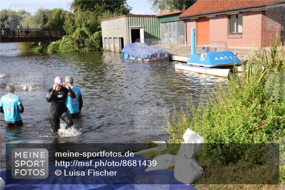 31.08.2025 - Elbe Triathlon Hamburg Luisa Fischer http://msf.ph/oto/8681439 31.08.2025 09:32:22 Schwimmen 803, 808, 826, 911 meine-sportfotos.de