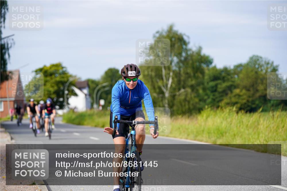 31.08.2025 - Elbe Triathlon Hamburg Michael Burmester http://msf.ph/oto/8681445 31.08.2025 10:56:37 Radfahren 772, 1250, 1366, 1406, 1407, 1474, 1475 meine-sportfotos.de
