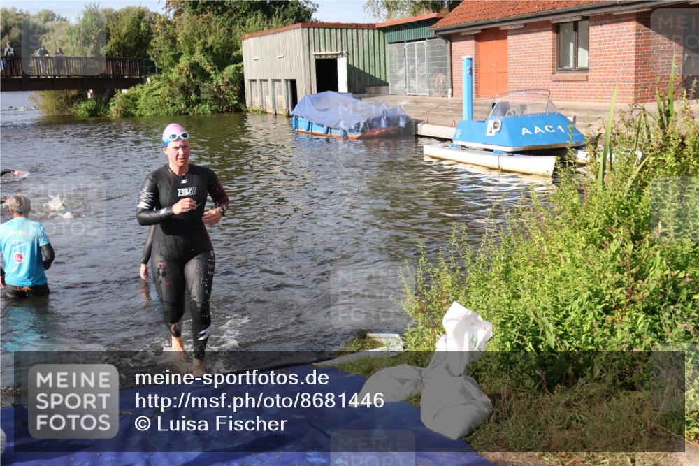 31.08.2025 - Elbe Triathlon Hamburg Luisa Fischer http://msf.ph/oto/8681446 31.08.2025 09:32:23 Schwimmen 803, 808, 826 meine-sportfotos.de