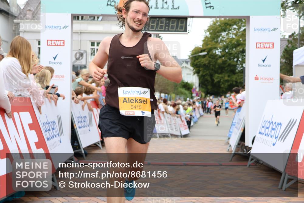 31.08.2025 - 21. Blankeneser Heldenlauf Strokosch-Dieckow http://msf.ph/oto/8681456 31.08.2025 12:06:21 Ziel 5415, 4167 meine-sportfotos.de
