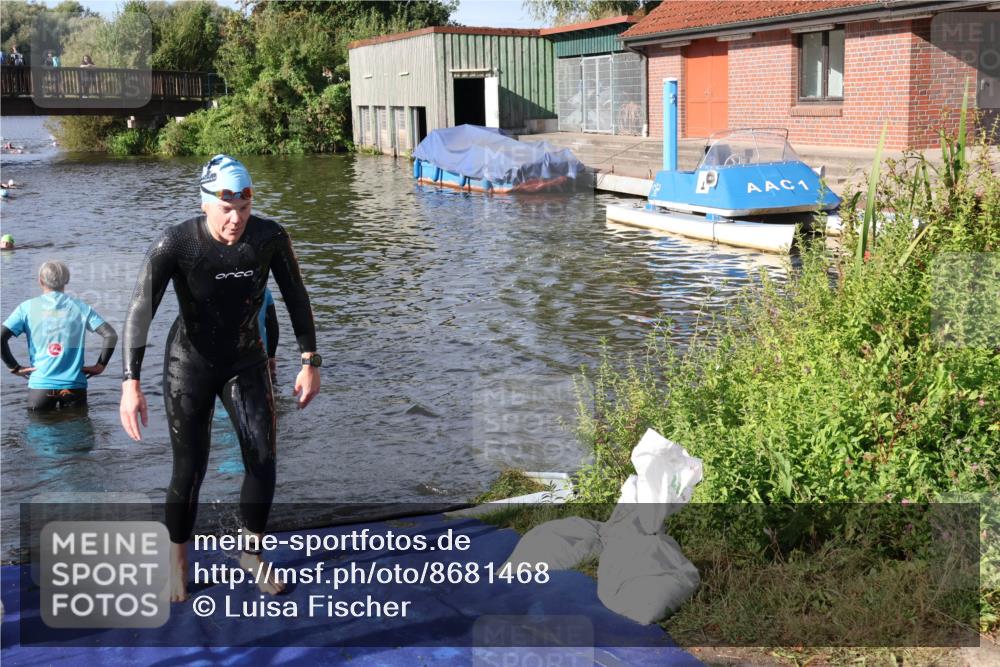 31.08.2025 - Elbe Triathlon Hamburg Luisa Fischer http://msf.ph/oto/8681468 31.08.2025 09:32:46 Schwimmen 896 meine-sportfotos.de