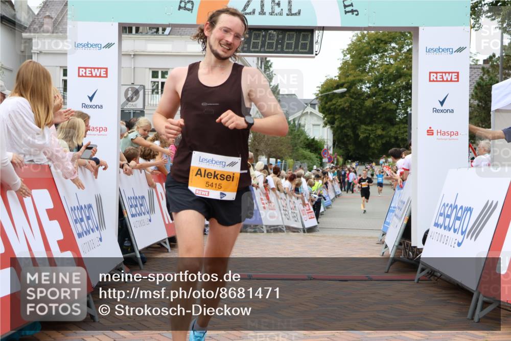 31.08.2025 - 21. Blankeneser Heldenlauf Strokosch-Dieckow http://msf.ph/oto/8681471 31.08.2025 12:06:21 Ziel 5415, 4167 meine-sportfotos.de