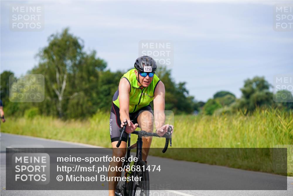 31.08.2025 - Elbe Triathlon Hamburg Michael Burmester http://msf.ph/oto/8681474 31.08.2025 10:56:43 Radfahren 772, 1166, 1250, 1301, 1407, 1430, 1474 meine-sportfotos.de