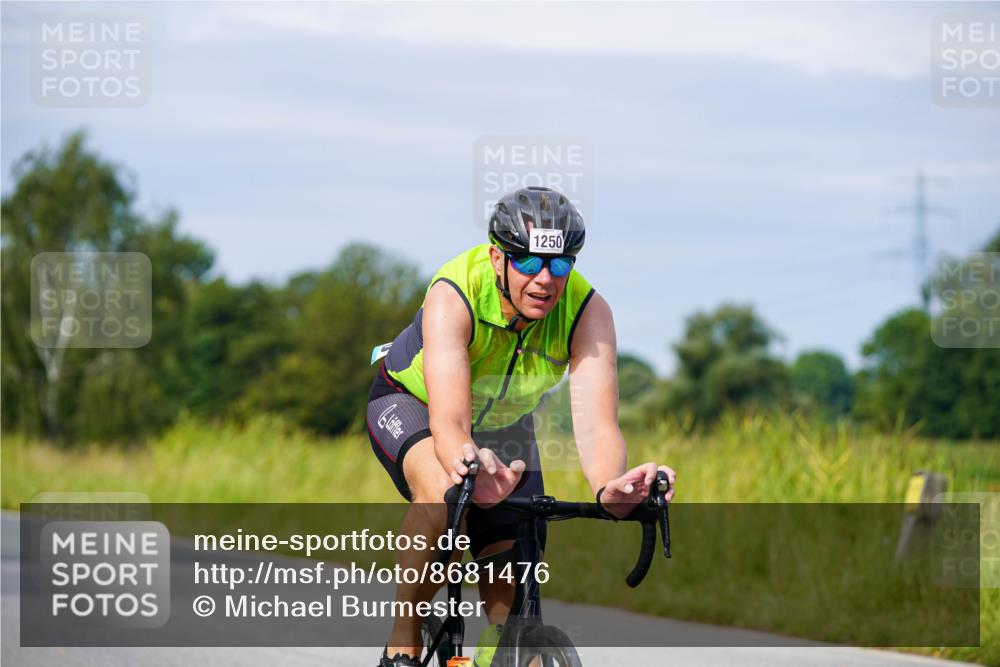 31.08.2025 - Elbe Triathlon Hamburg Michael Burmester http://msf.ph/oto/8681476 31.08.2025 10:56:44 Radfahren 772, 1166, 1250, 1301, 1407, 1430, 1474 meine-sportfotos.de