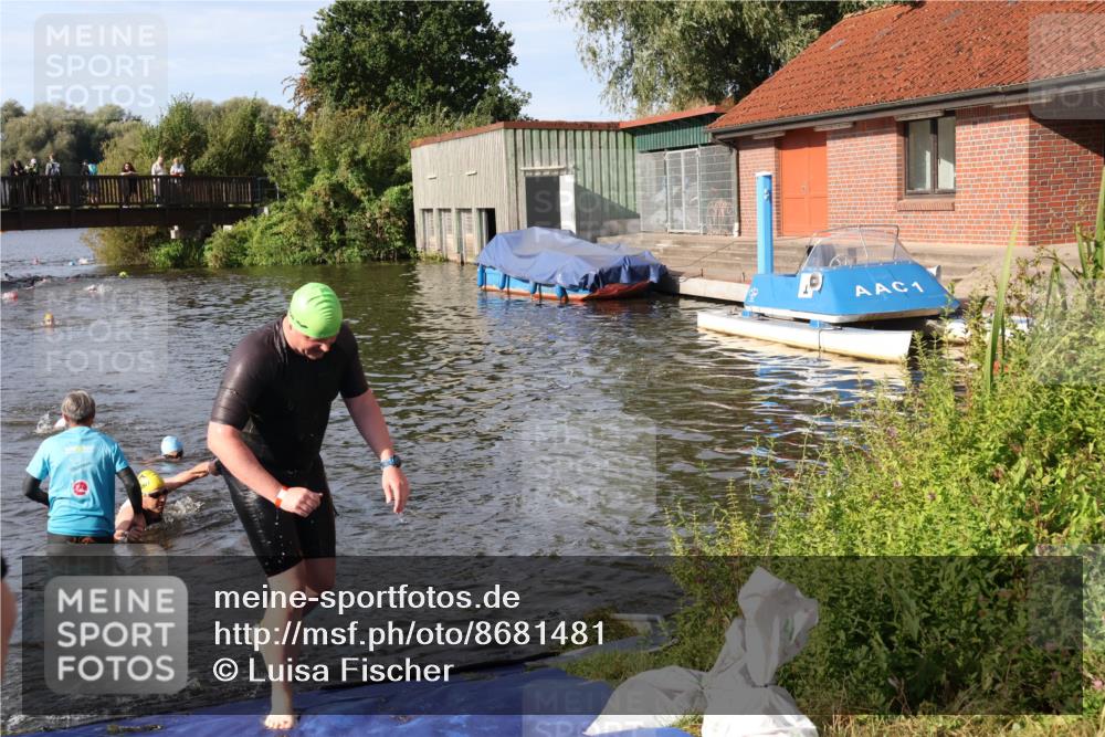 31.08.2025 - Elbe Triathlon Hamburg Luisa Fischer http://msf.ph/oto/8681481 31.08.2025 09:33:13 Schwimmen 594, 749, 792 meine-sportfotos.de