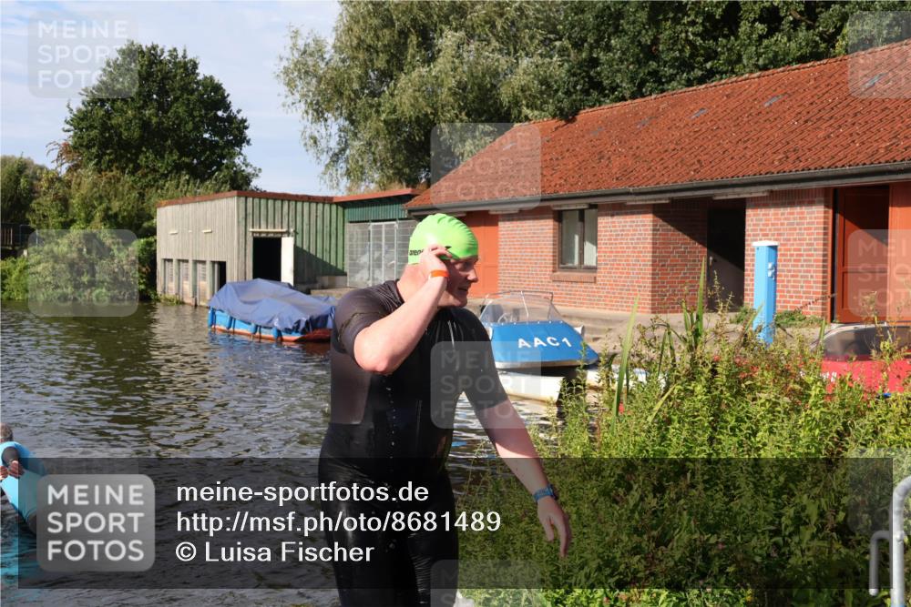 31.08.2025 - Elbe Triathlon Hamburg Luisa Fischer http://msf.ph/oto/8681489 31.08.2025 09:33:15 Schwimmen 594, 749, 792, 881 meine-sportfotos.de