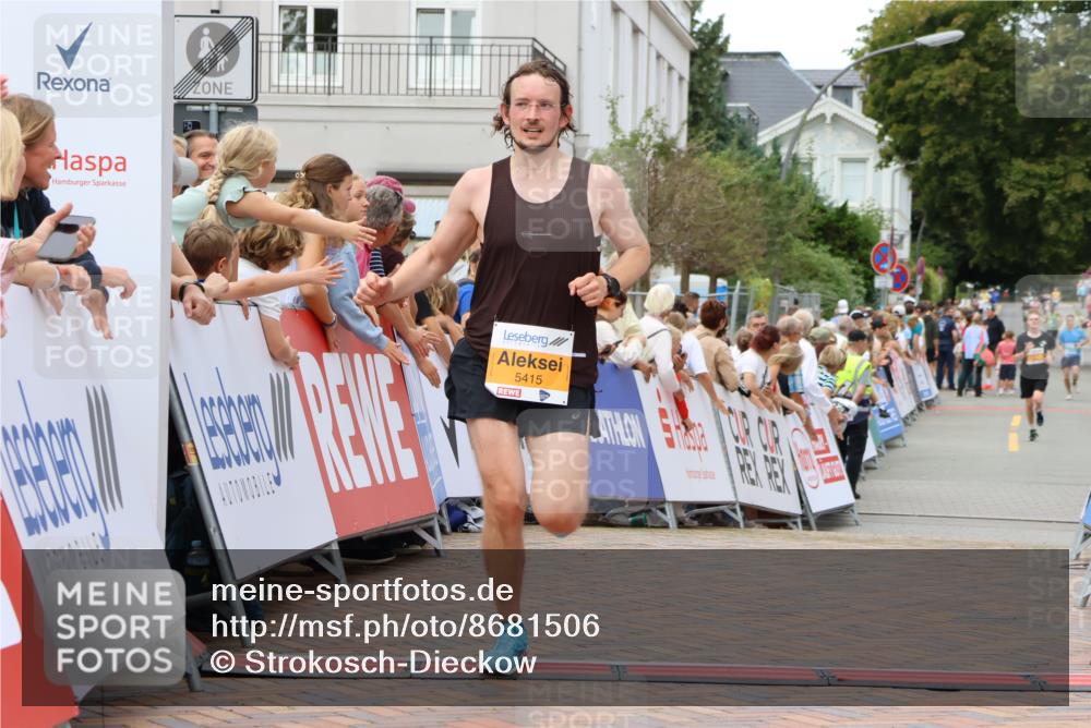 31.08.2025 - 21. Blankeneser Heldenlauf Strokosch-Dieckow http://msf.ph/oto/8681506 31.08.2025 12:06:20 Ziel 5415, 4167 meine-sportfotos.de