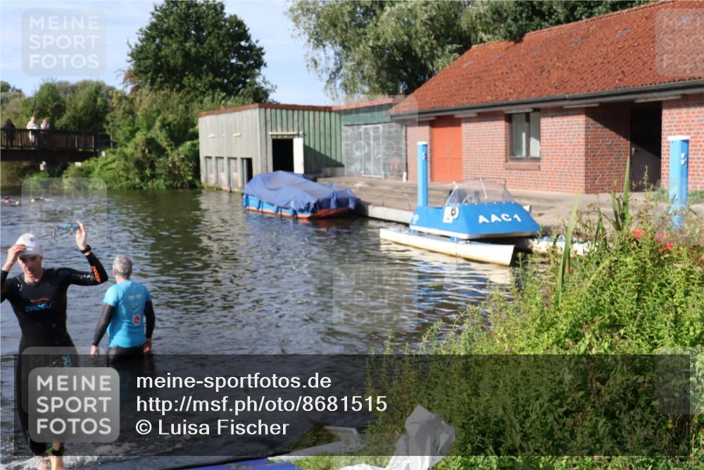 31.08.2025 - Elbe Triathlon Hamburg Luisa Fischer http://msf.ph/oto/8681515 31.08.2025 09:33:24 Schwimmen 749, 792, 881 meine-sportfotos.de