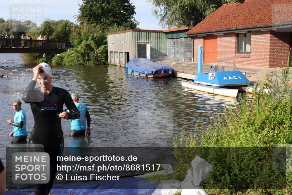 31.08.2025 - Elbe Triathlon Hamburg Luisa Fischer http://msf.ph/oto/8681517 31.08.2025 09:33:25 Schwimmen 749, 792, 881 meine-sportfotos.de