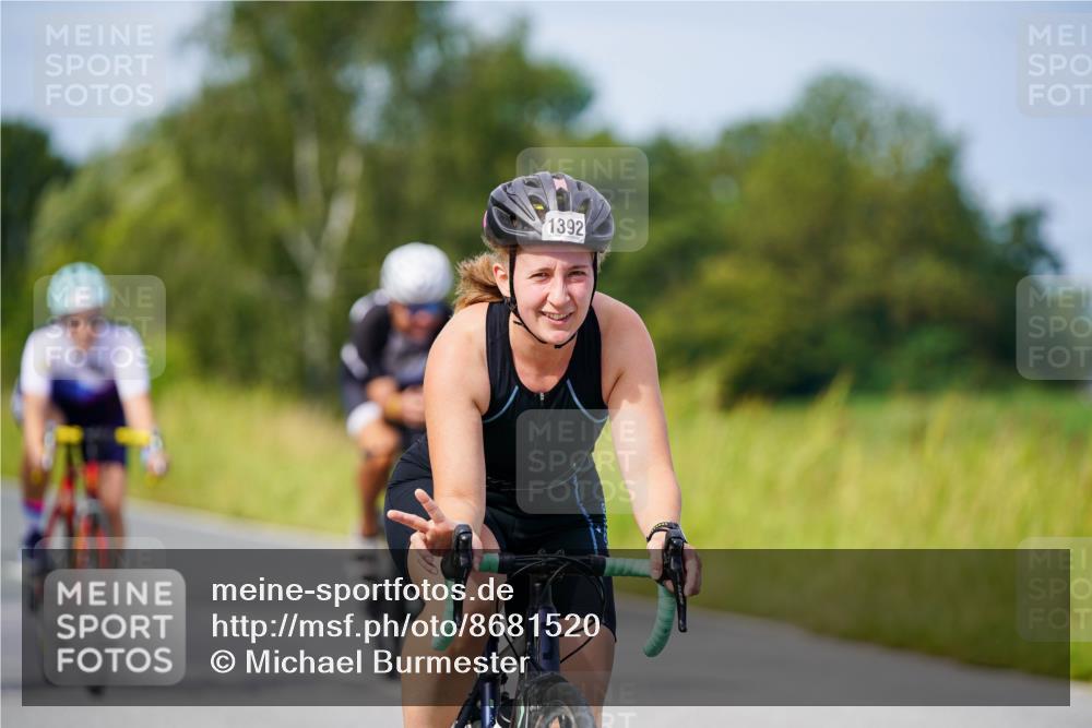 31.08.2025 - Elbe Triathlon Hamburg Michael Burmester http://msf.ph/oto/8681520 31.08.2025 10:57:00 Radfahren 1305, 1361, 1392, 1414, 1450, 1458 meine-sportfotos.de