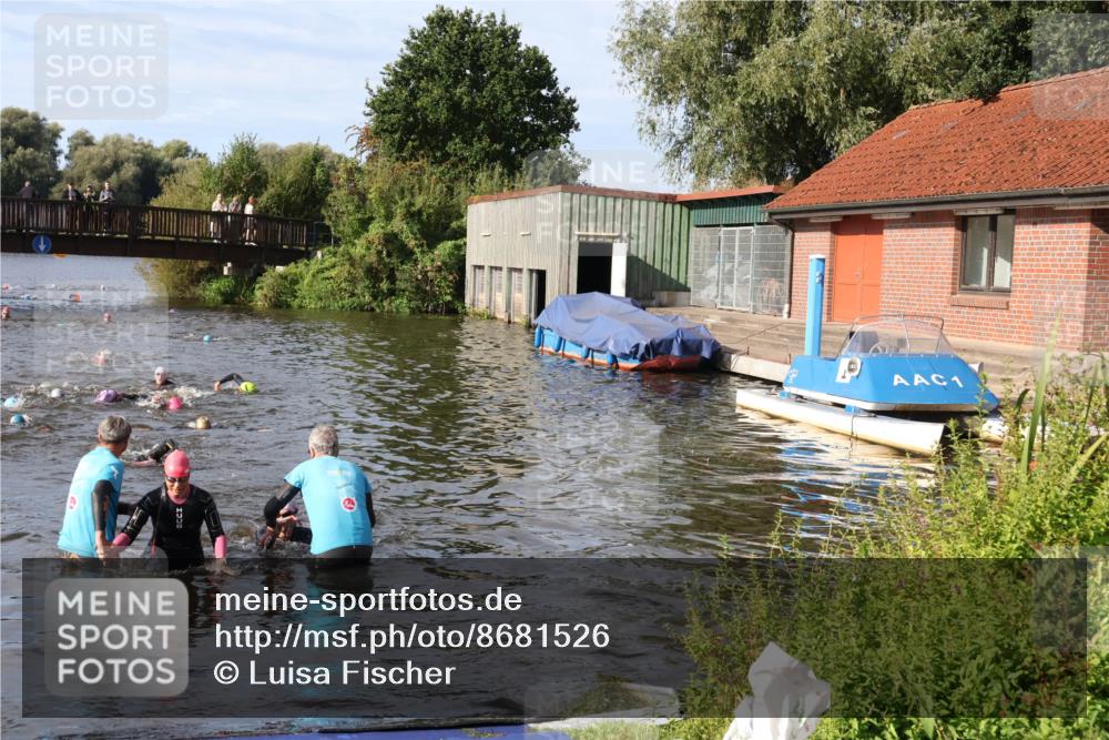 31.08.2025 - Elbe Triathlon Hamburg Luisa Fischer http://msf.ph/oto/8681526 31.08.2025 09:33:57 Schwimmen 842, 906 meine-sportfotos.de