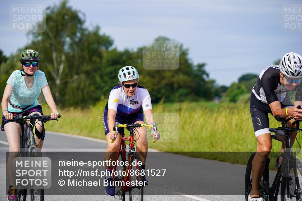 31.08.2025 - Elbe Triathlon Hamburg Michael Burmester http://msf.ph/oto/8681527 31.08.2025 10:57:02 Radfahren 1305, 1361, 1392, 1414, 1450, 1458 meine-sportfotos.de