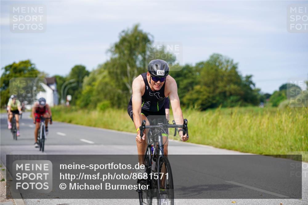 31.08.2025 - Elbe Triathlon Hamburg Michael Burmester http://msf.ph/oto/8681571 31.08.2025 10:57:13 Radfahren 1297, 1323, 1357, 1363, 1504, 1601, 1614 meine-sportfotos.de